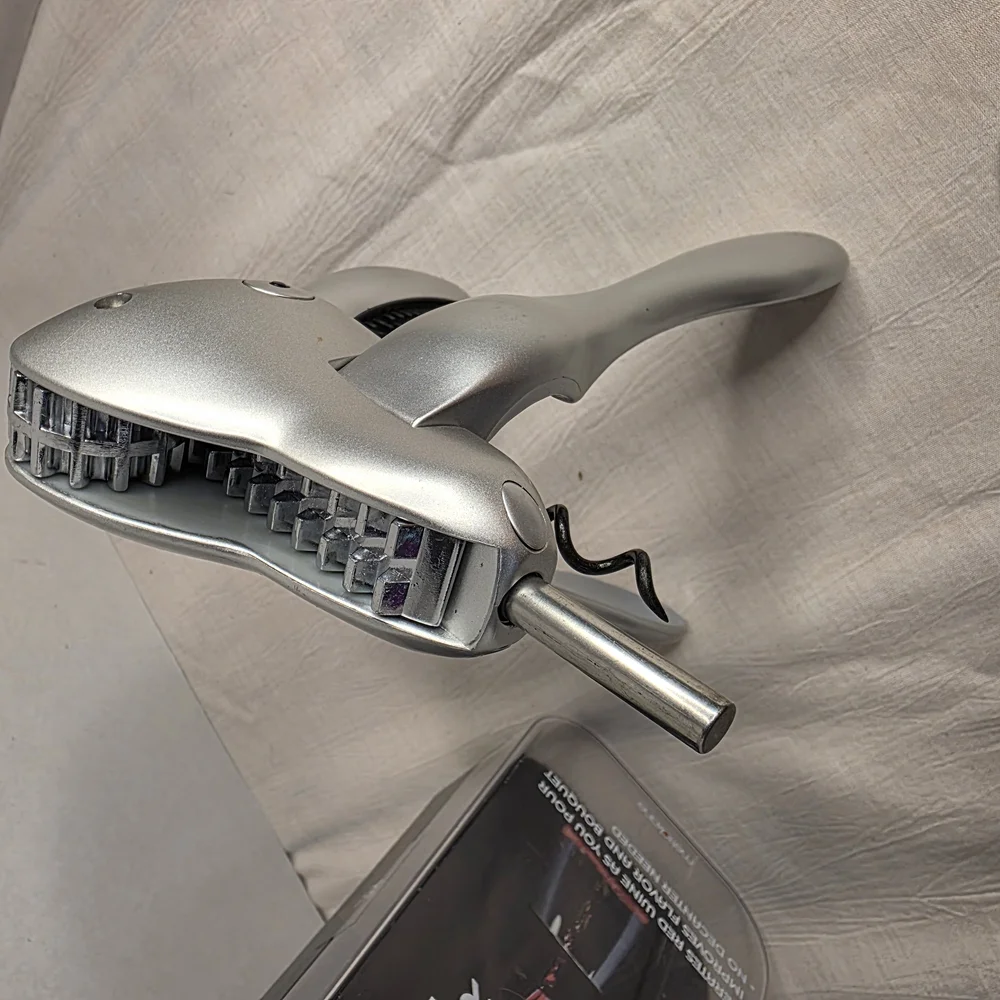 Metrokane Rabbit Corkscrew‎ And Houdini Silver Aerating Pourer Set